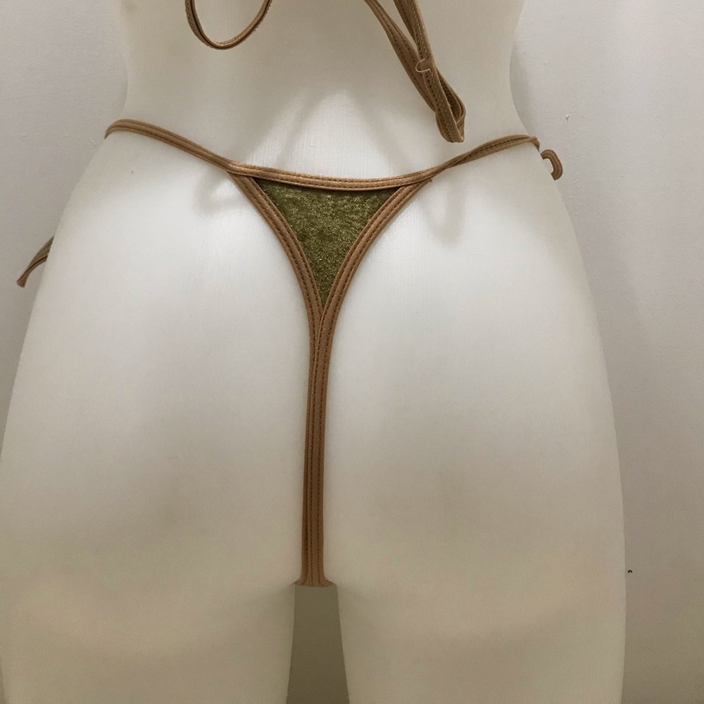 Bikini - Picture 6 of 6